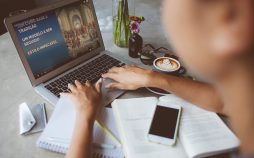 Os 5 canais no YouTube que podem te ajudar nos estudos
